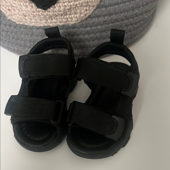 Kids black sandals - Picture 3 of 5